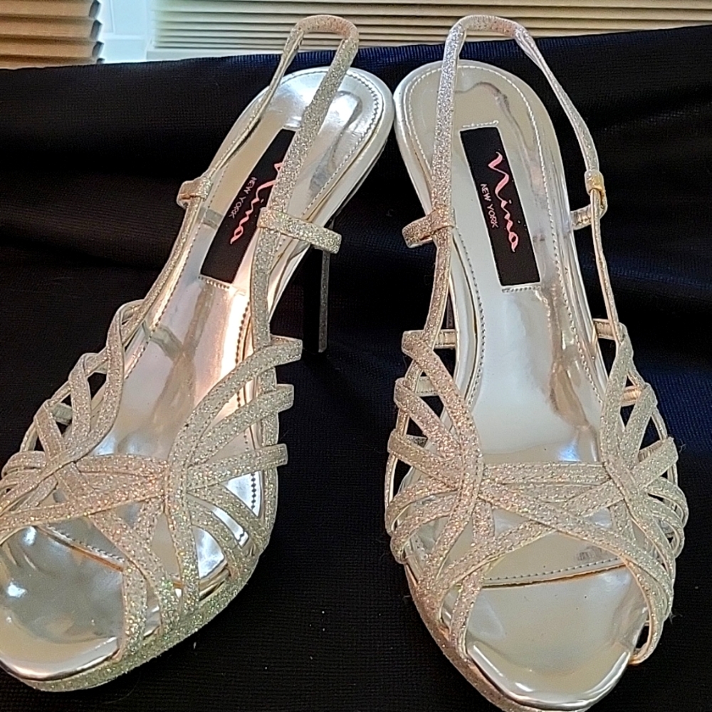 Beautiful Nina leather Heels